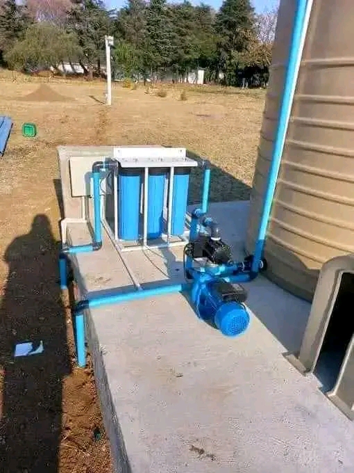 Installed water pump and filtration system